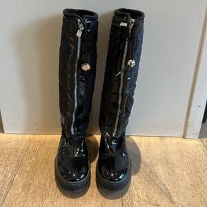 Aquatalia quilted patent knee high “puffer” boots, front zip, black, size 9.